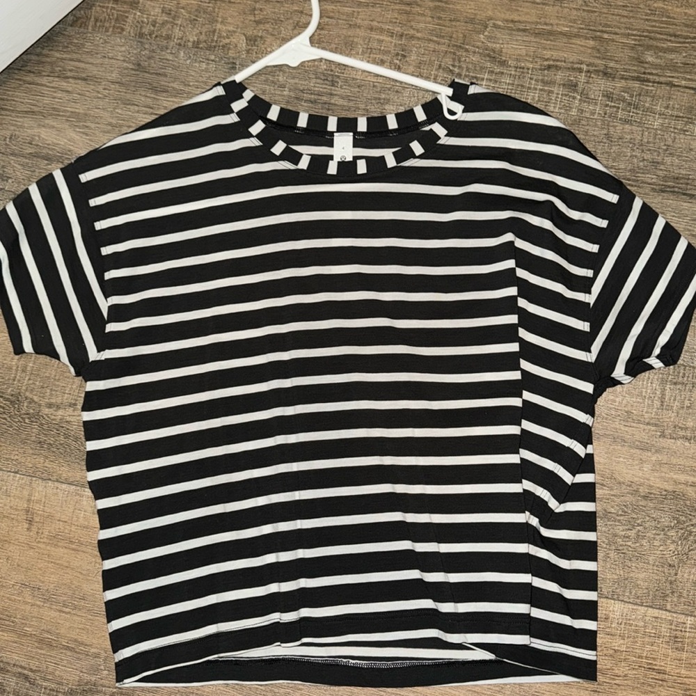 Lululemon crop top